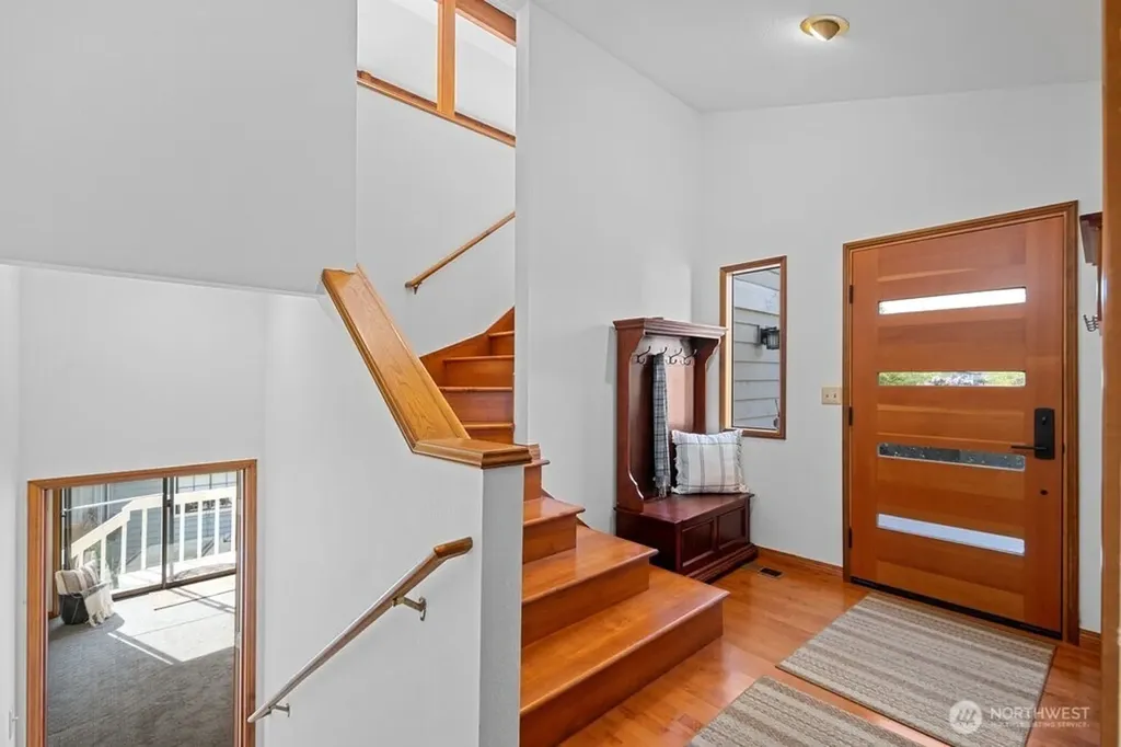 902 7th Avenue S Edmonds WA 98020