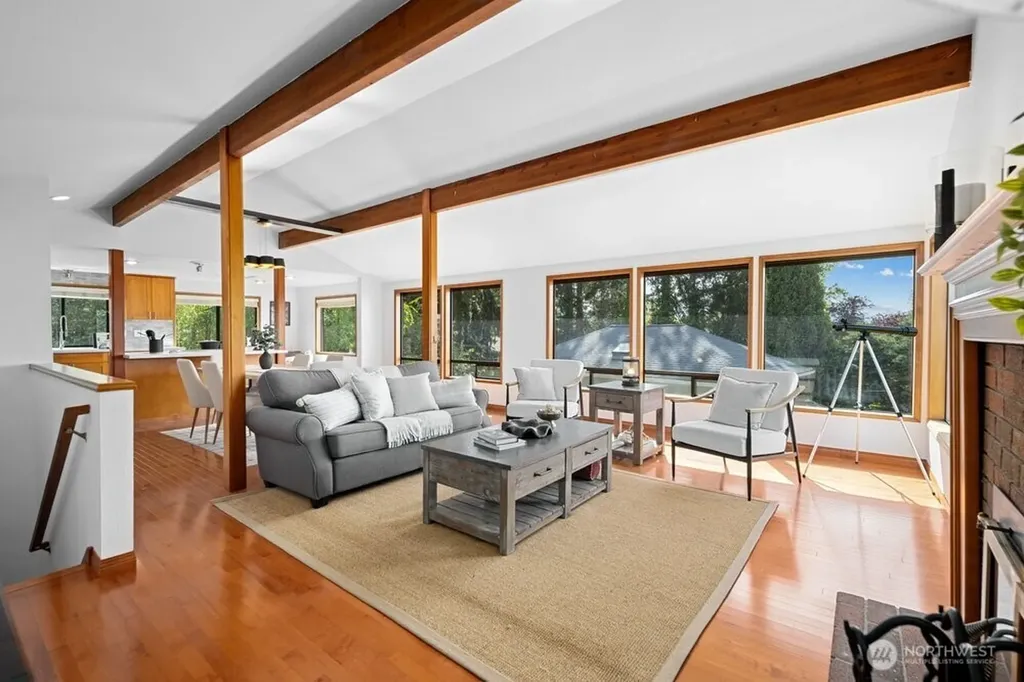 902 7th Avenue S Edmonds WA 98020