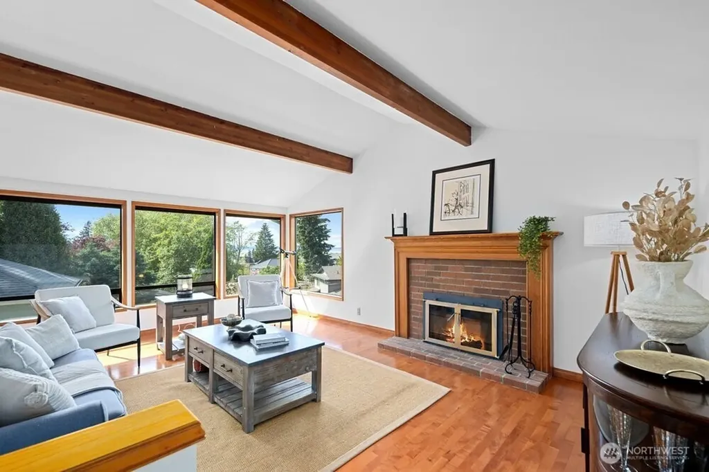 902 7th Avenue S Edmonds WA 98020