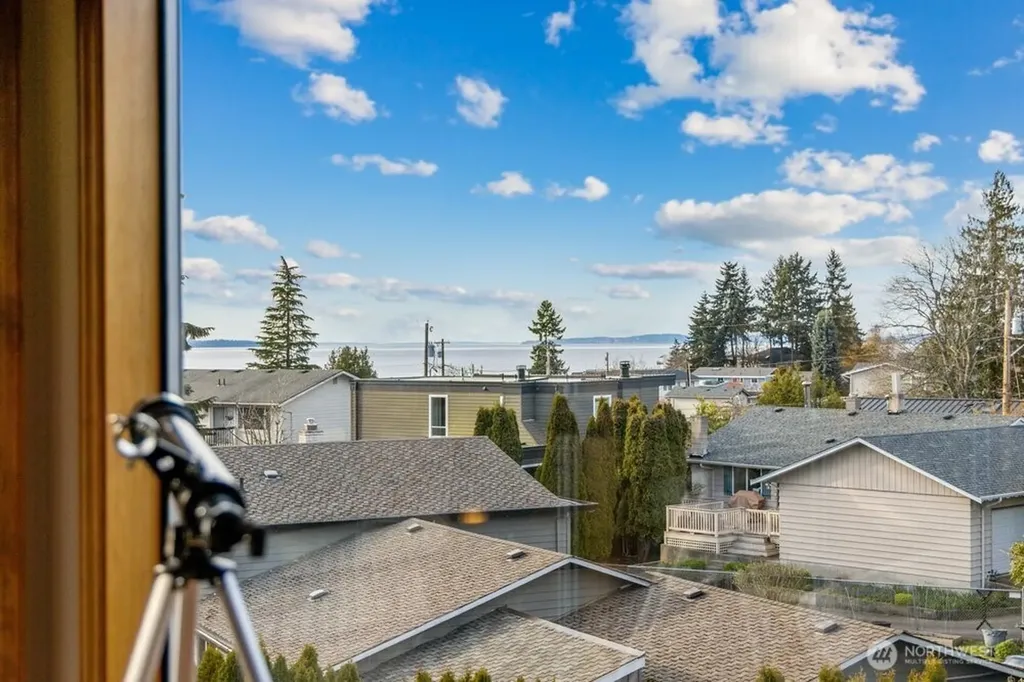 902 7th Avenue S Edmonds WA 98020