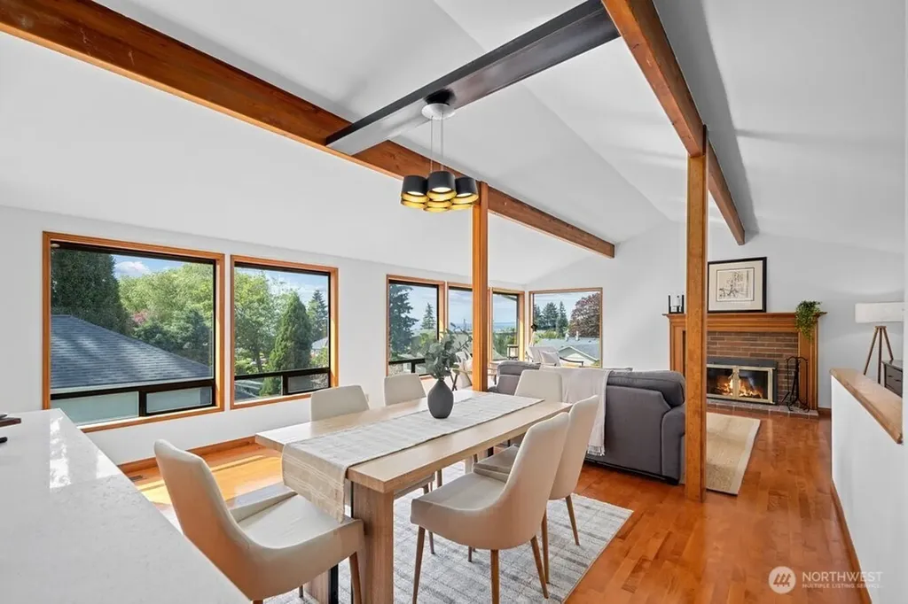 902 7th Avenue S Edmonds WA 98020