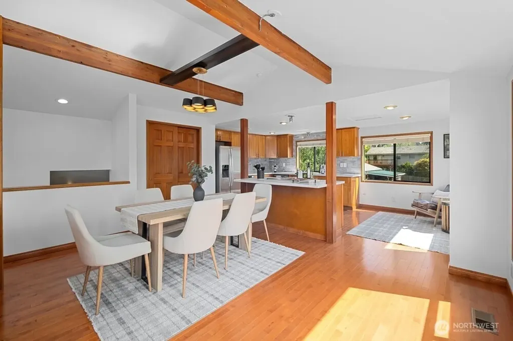 902 7th Avenue S Edmonds WA 98020