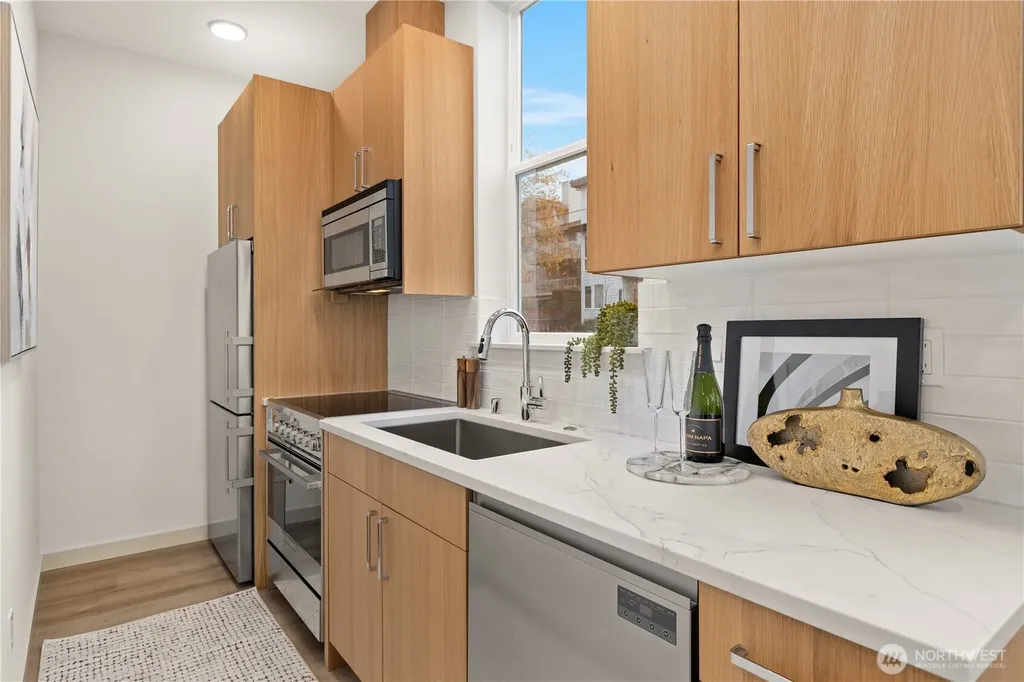 724 N 36th Street Seattle WA 98103