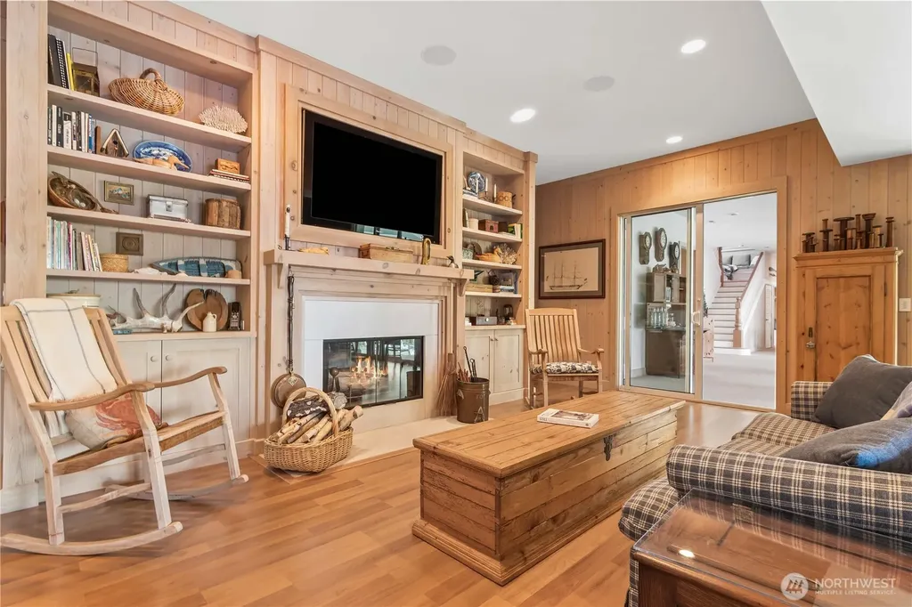 4205 SW Point Robinson Road Vashon WA 98070