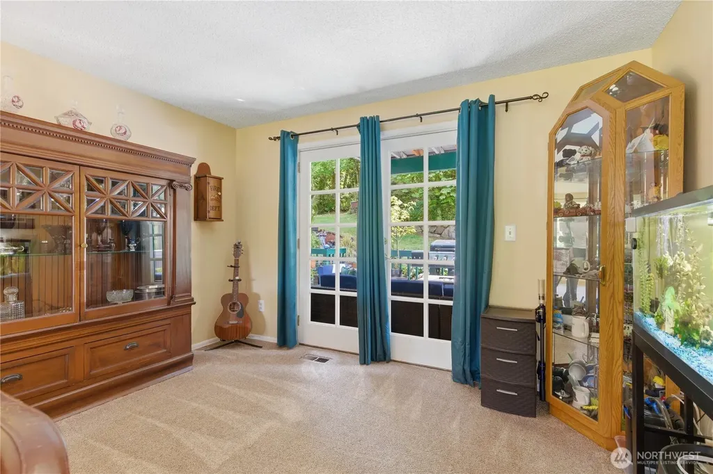 15275 Bandix Road SE Olalla WA 98359