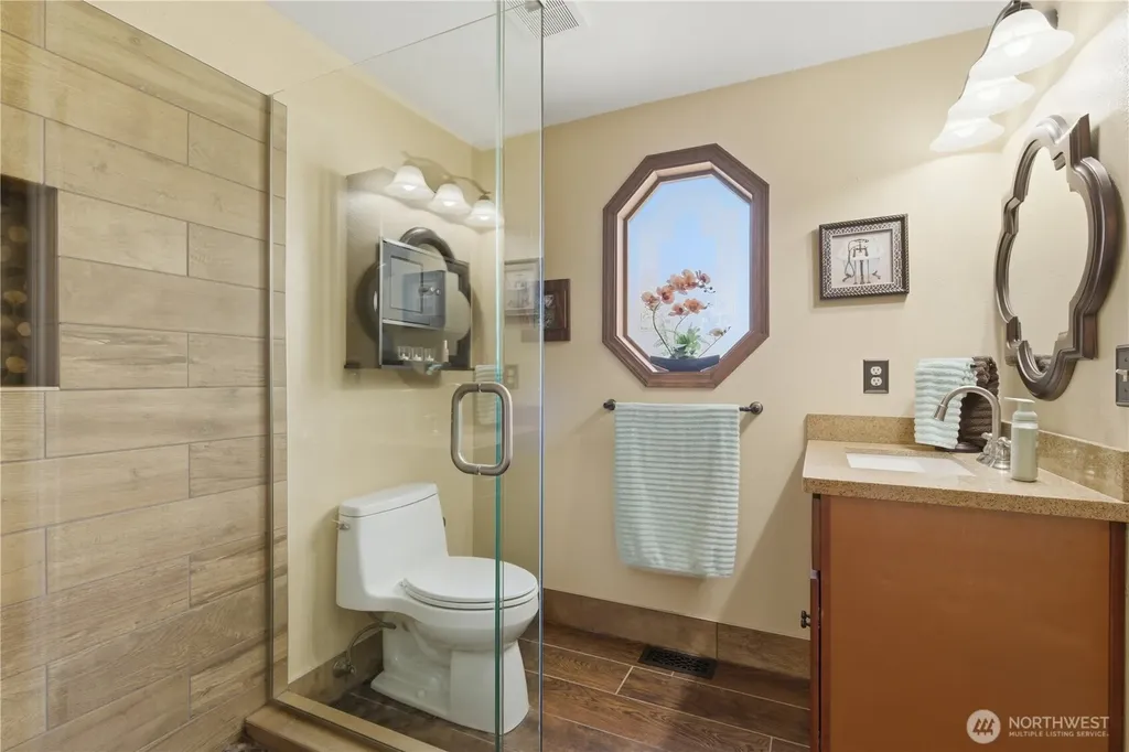 15275 Bandix Road SE Olalla WA 98359