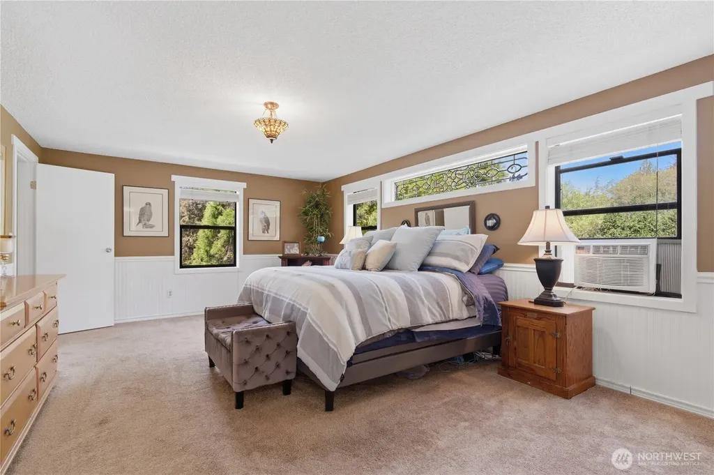 15275 Bandix Road SE Olalla WA 98359