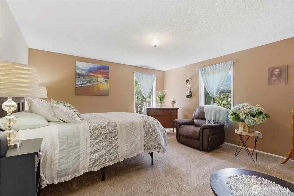 15275 Bandix Road SE Olalla WA 98359