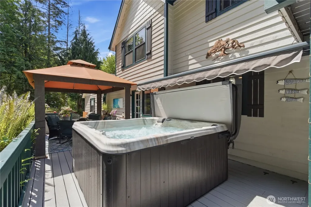 15275 Bandix Road SE Olalla WA 98359
