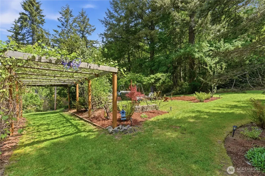 15275 Bandix Road SE Olalla WA 98359