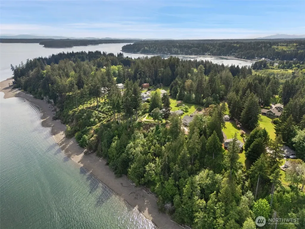 211 E Vineyard Crest Road Grapeview WA 98546