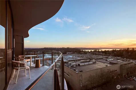 838 Avenue Square NE Bellevue WA 98004