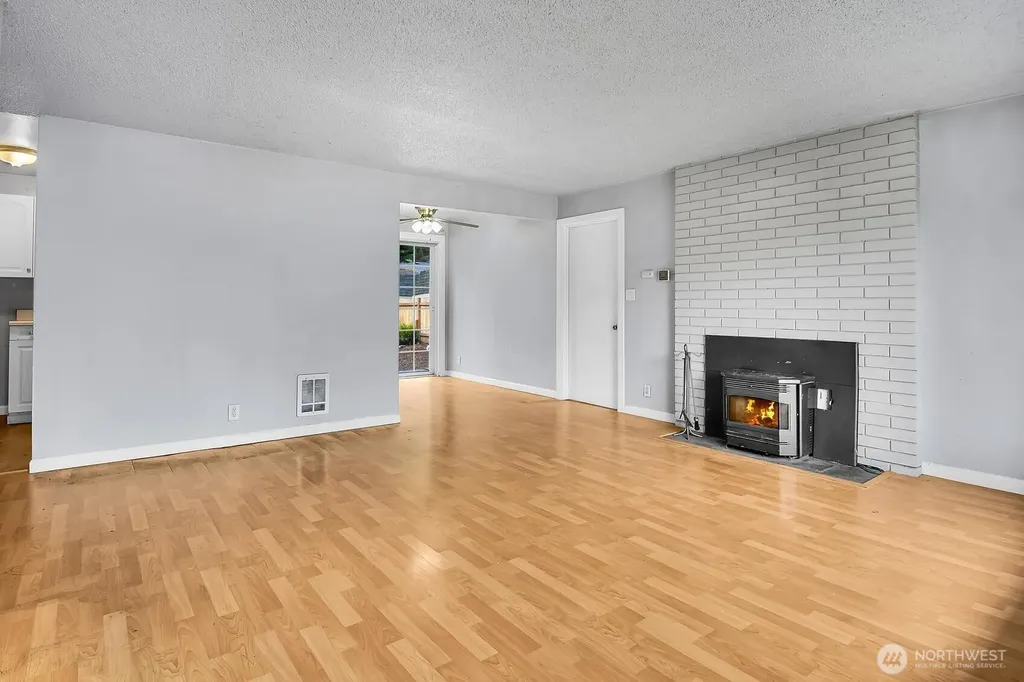 5907 177th Street SW Lynnwood WA 98037