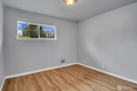 5907 177th Street SW Lynnwood WA 98037