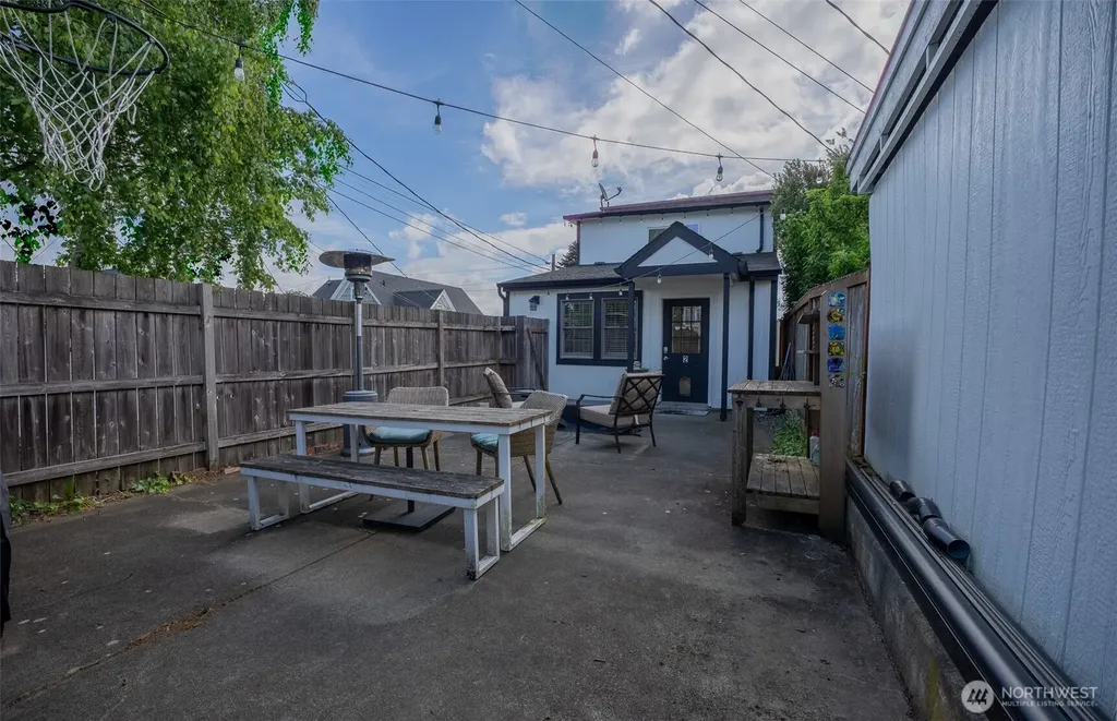 2710 N Washington Street Tacoma WA 98407