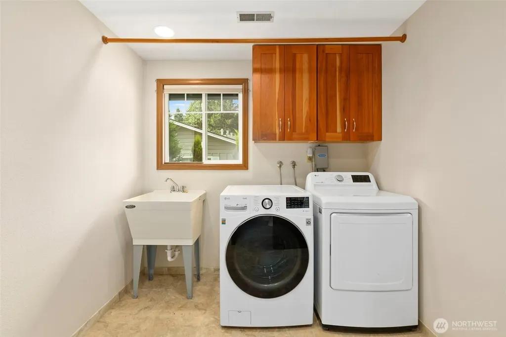 3742 Goldcrest Heights NW Olympia WA 98502
