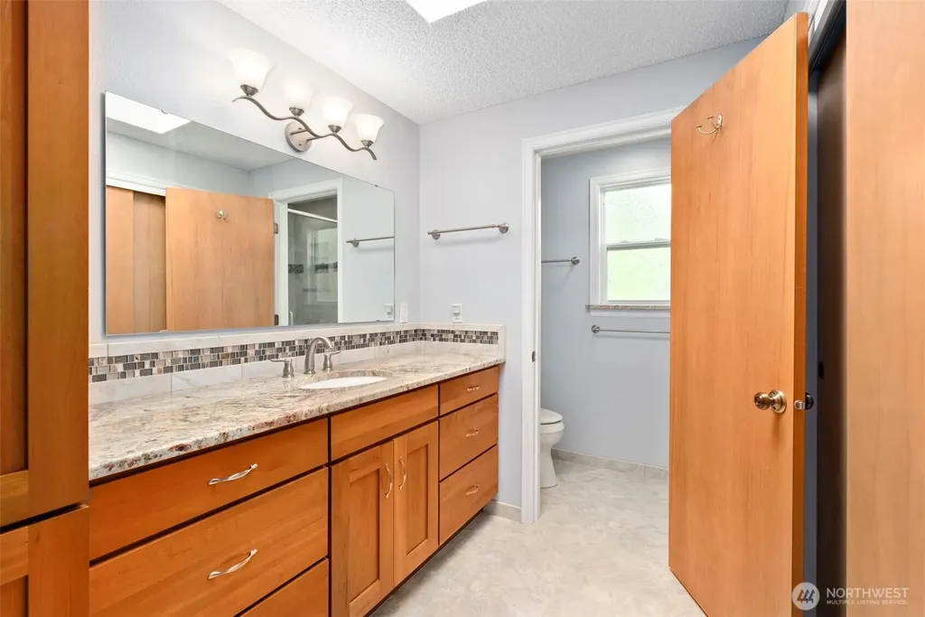 3742 Goldcrest Heights NW Olympia WA 98502