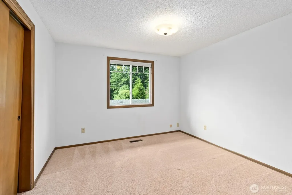 3742 Goldcrest Heights NW Olympia WA 98502