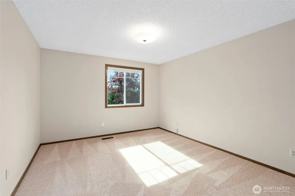 3742 Goldcrest Heights NW Olympia WA 98502