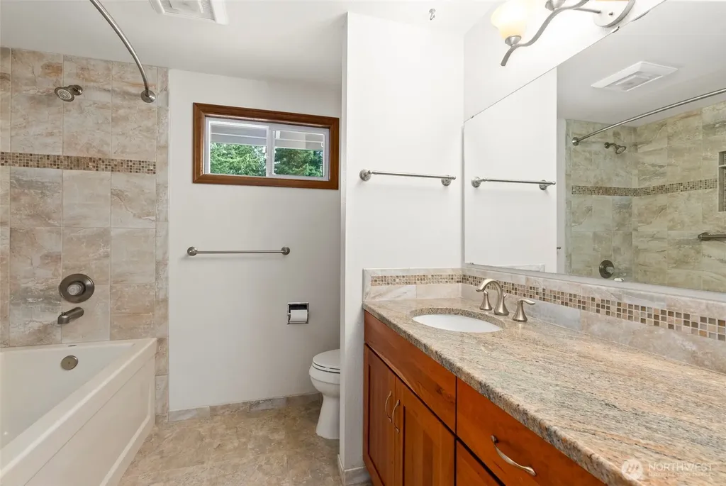 3742 Goldcrest Heights NW Olympia WA 98502