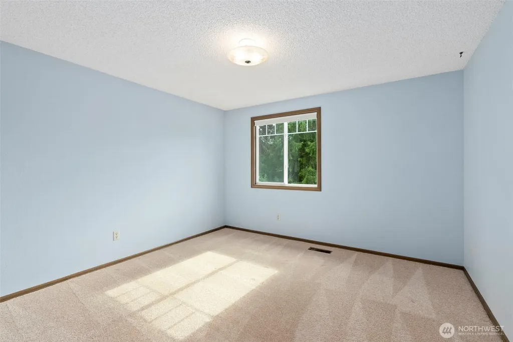 3742 Goldcrest Heights NW Olympia WA 98502
