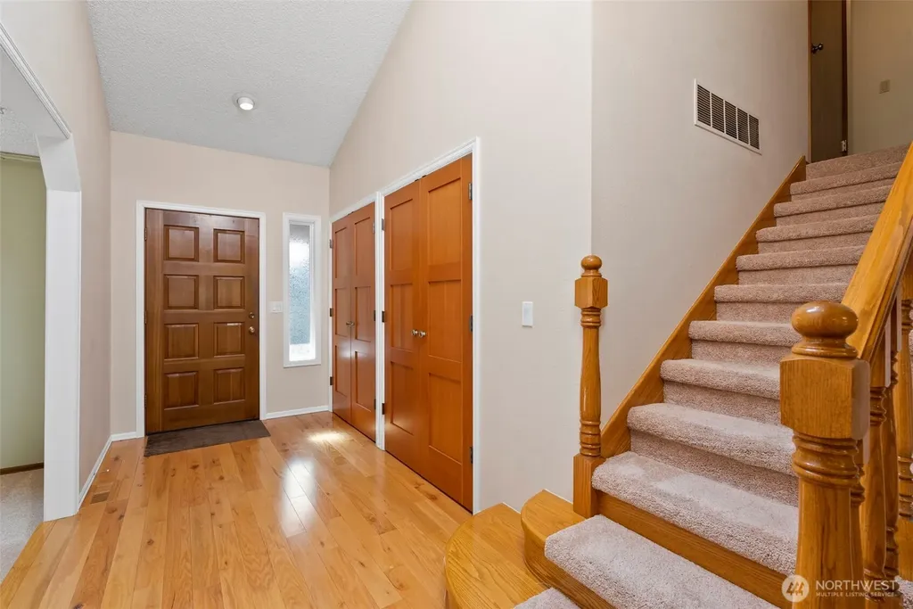 3742 Goldcrest Heights NW Olympia WA 98502