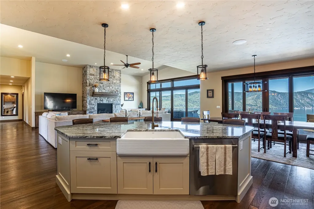 219 Corkscrew Lane Manson WA 98831