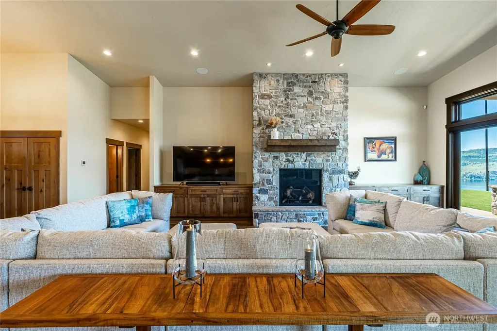 219 Corkscrew Lane Manson WA 98831