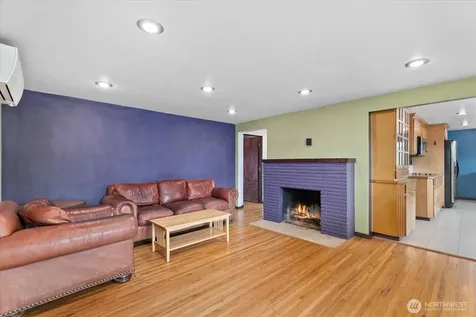 8724 16th Avenue SW Seattle WA 98106
