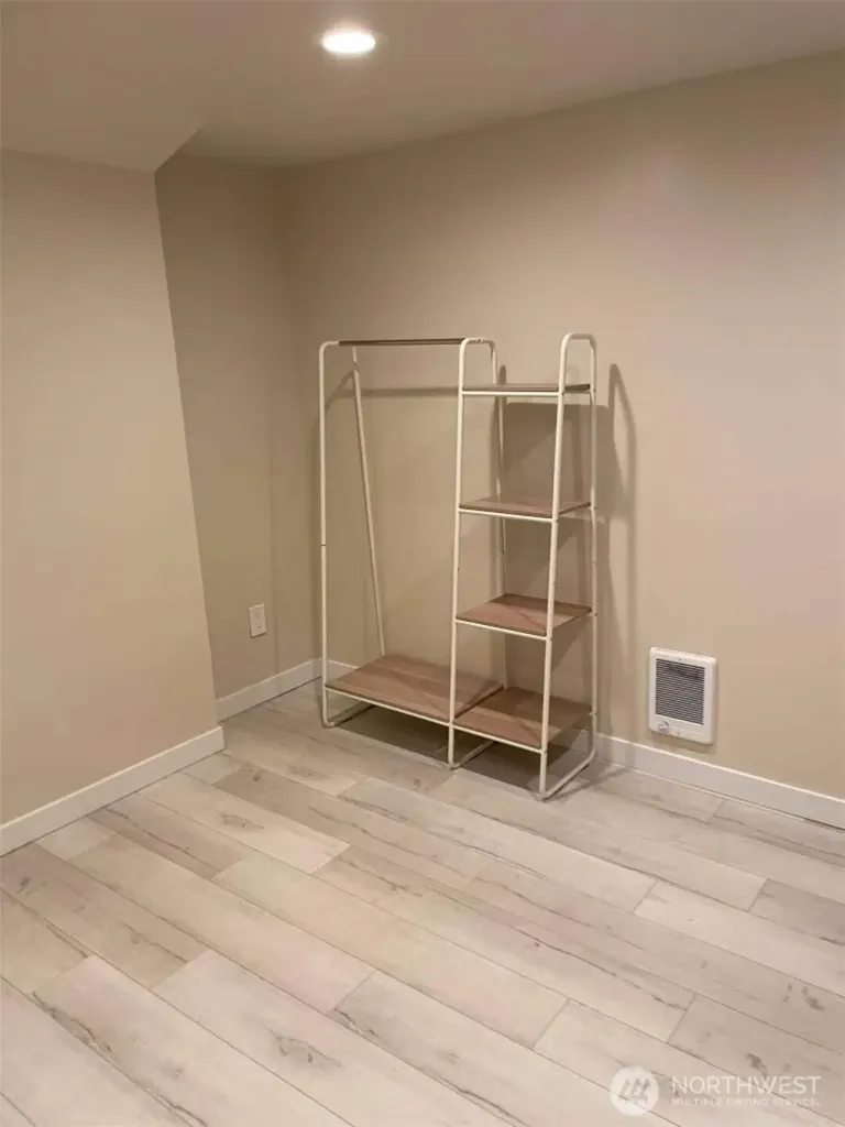 1606 Lakeview Boulevard E Seattle WA 98102