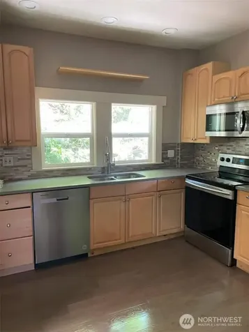 1606 Lakeview Boulevard E Seattle WA 98102