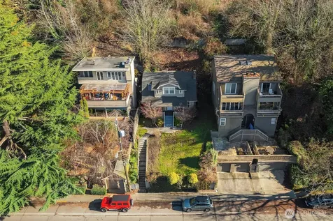 1606 Lakeview Boulevard E Seattle WA 98102