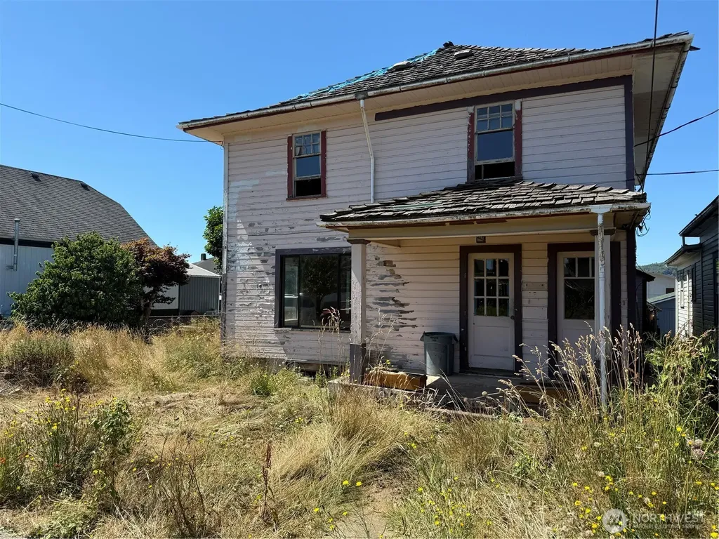 222 12th Street Raymond WA 98577