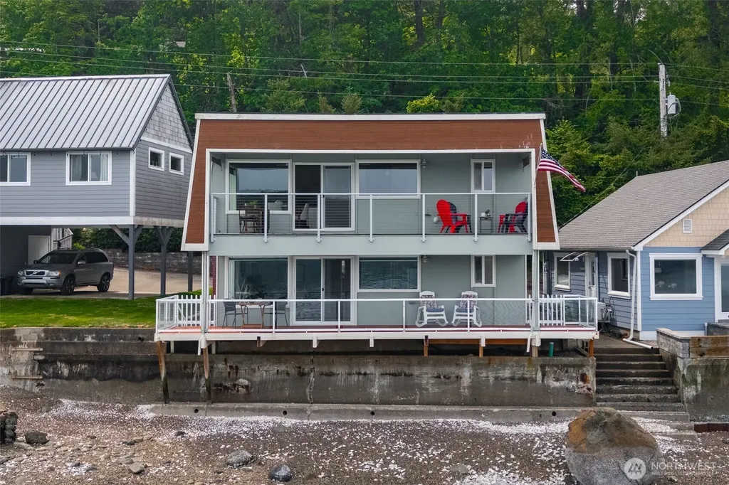 23832 N Us Highway 101 Hoodsport WA 98548