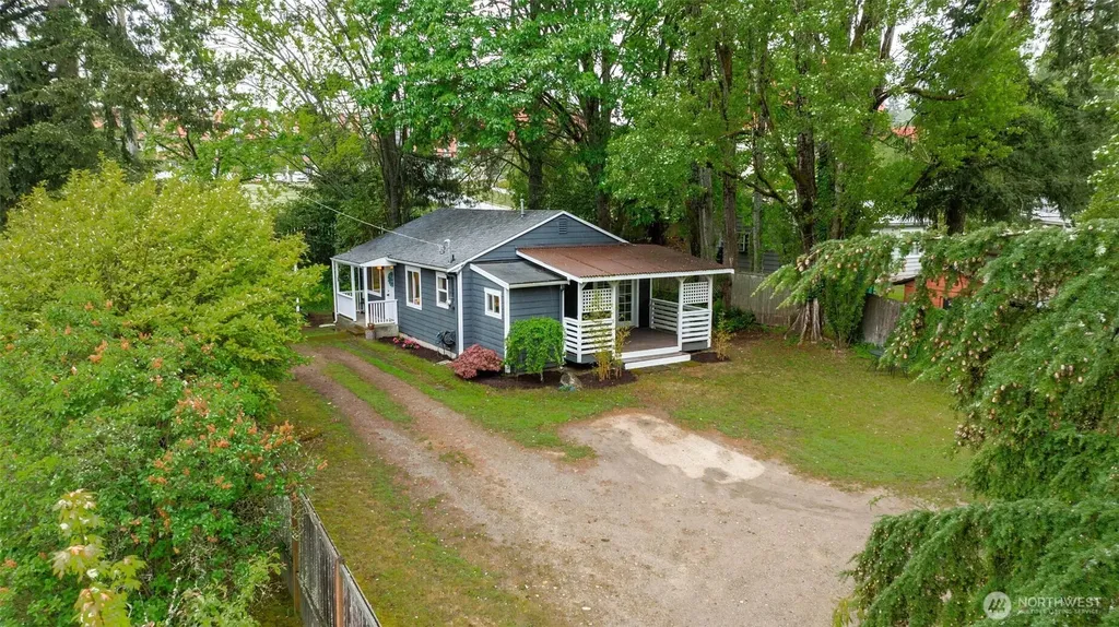 15504 25th Avenue NE Shoreline WA 98155