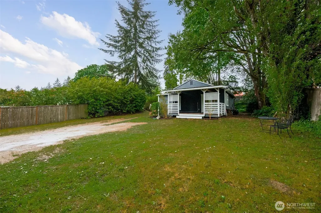 15504 25th Avenue NE Shoreline WA 98155