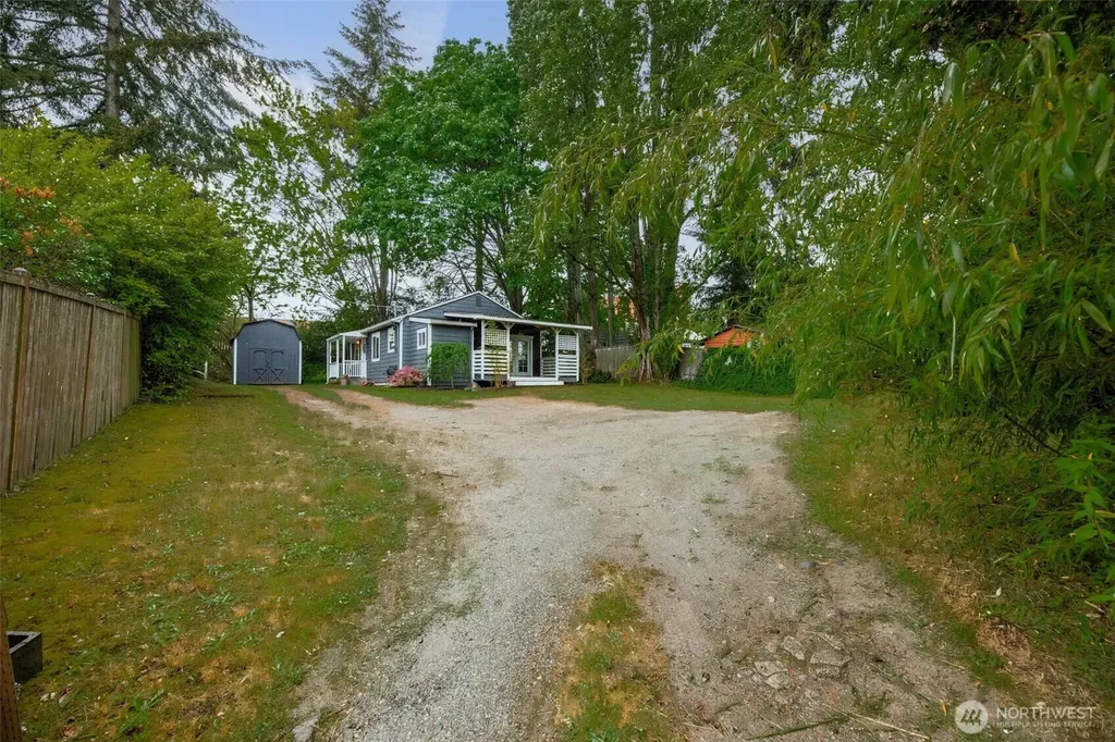15504 25th Avenue NE Shoreline WA 98155