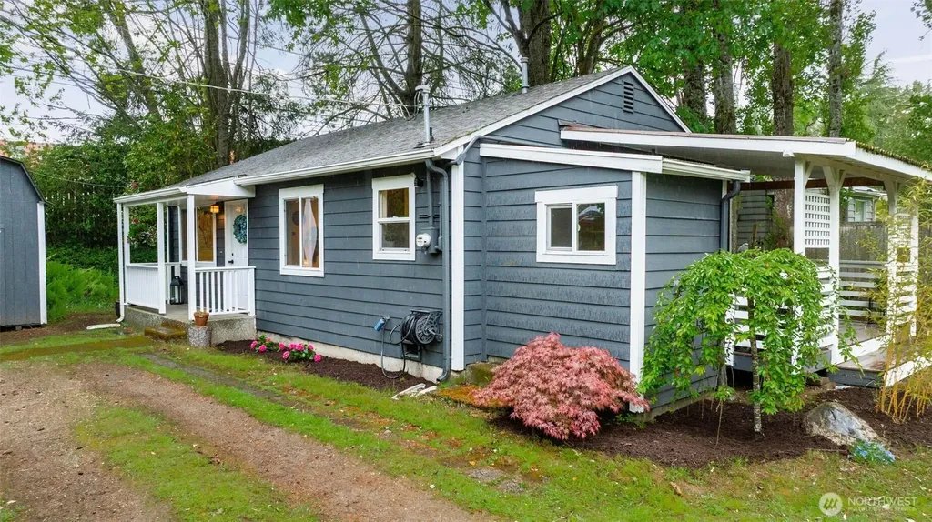15504 25th Avenue NE Shoreline WA 98155