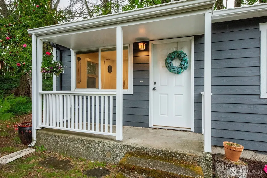 15504 25th Avenue NE Shoreline WA 98155