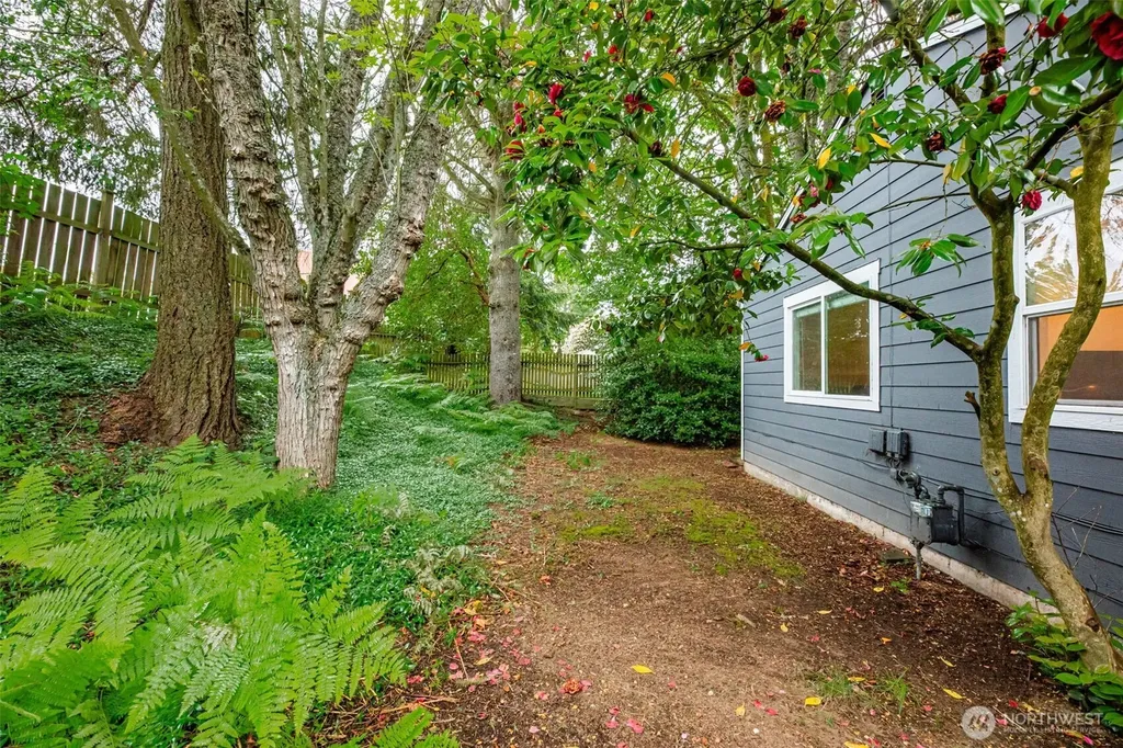 15504 25th Avenue NE Shoreline WA 98155