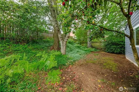 15504 25th Avenue NE Shoreline WA 98155