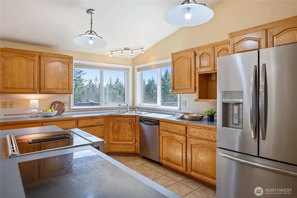 261 E Rainier Court Allyn WA 98524