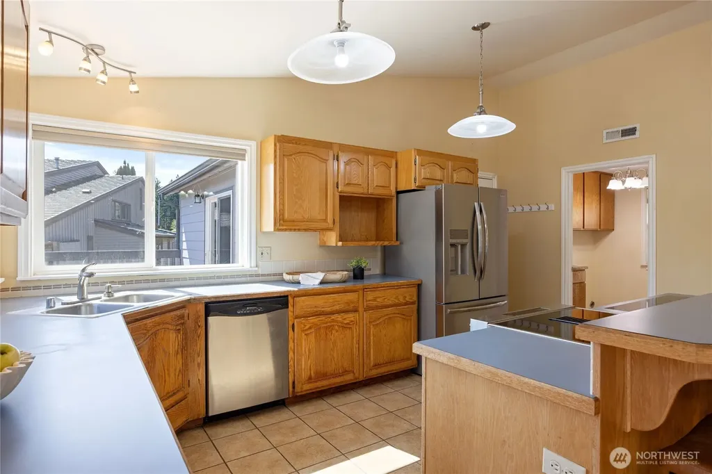 261 E Rainier Court Allyn WA 98524