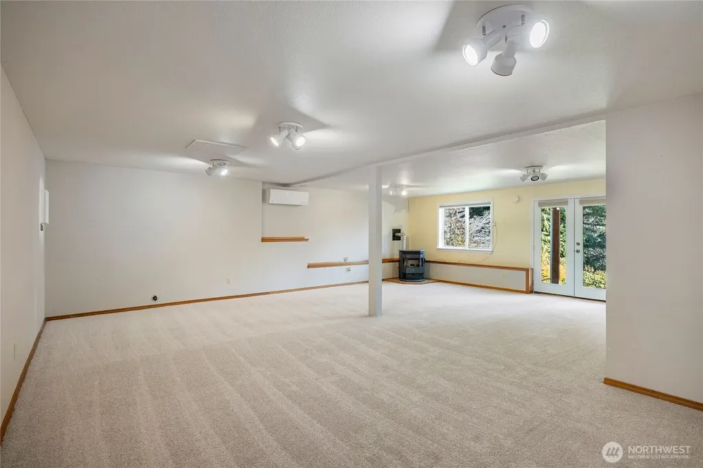 261 E Rainier Court Allyn WA 98524