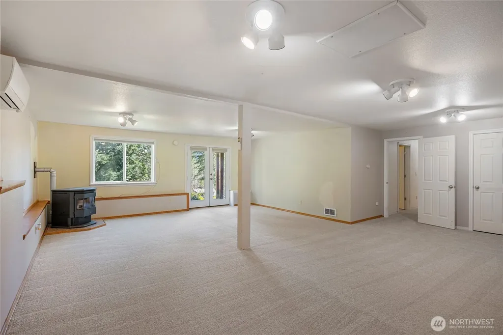 261 E Rainier Court Allyn WA 98524