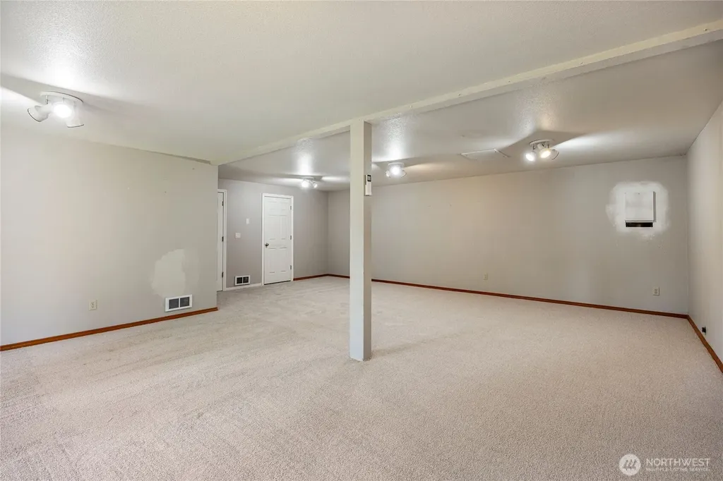 261 E Rainier Court Allyn WA 98524