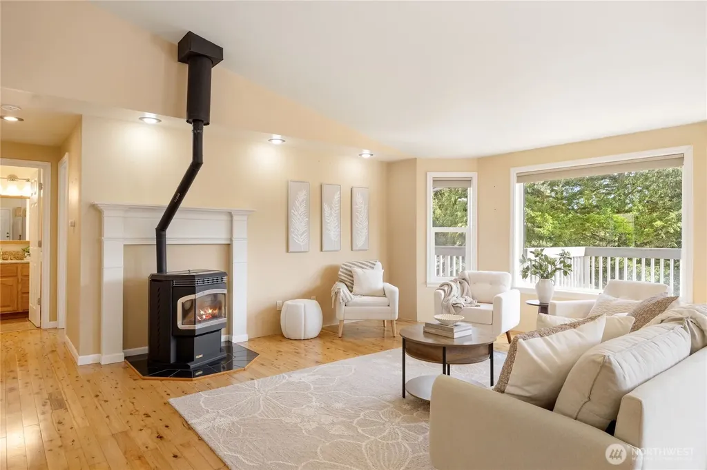 261 E Rainier Court Allyn WA 98524