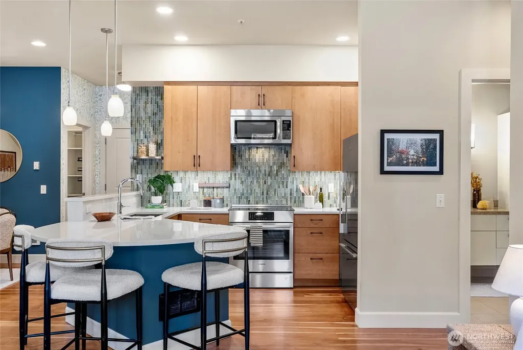 71 Pine Street Edmonds WA 98020