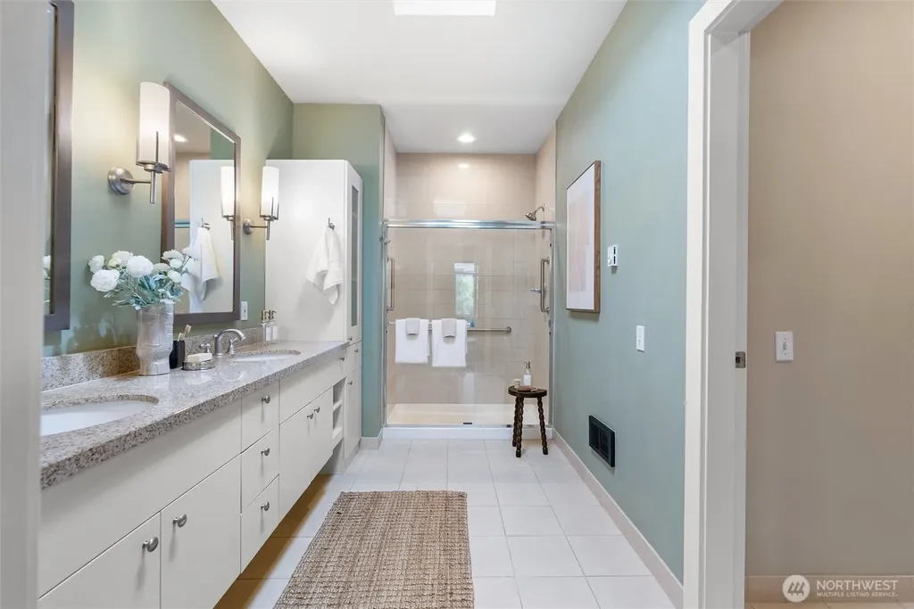 71 Pine Street Edmonds WA 98020