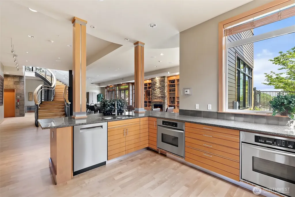 71 Pine Street Edmonds WA 98020